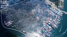 حريق كارثي يدمر قرية ساحلية في ماليزيا ويشرد المئات