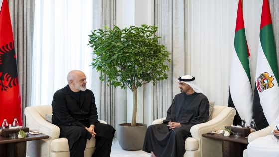 الرئيس الإماراتي ورئيس وزراء ألبانيا يبحثان تطورات الأوضاع في منطقة الشرق الأوسط