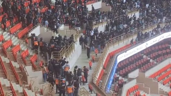 النيابة العامة بالرباط تقرر وضع 136 شخصا رهن الحراسة النظرية على خلفية “شغب الكلاسيكو”
