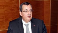 فوزي لقجع يعزي أسرة الراحل علي الفاسي الفهري