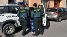 إسبانيا: الشرطة تقتحم مقر الحزب الحاكم لجمع وثائق في قضية “التمويل المحتمل”