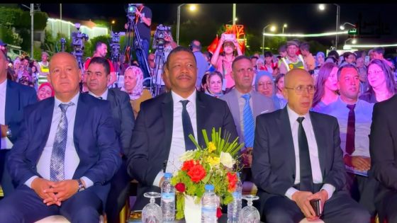 عامل إقليم تاونات يترأس فعاليات الدورة الرابعة عشرة للمهرجان الوطني لفنون العيطة الجبلية ويكرم رواد هذا الفن