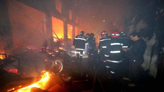الدار البيضاء: حريق مهول بسوق “القريعة” يستنفر السلطات ويخلف خسائر مادية