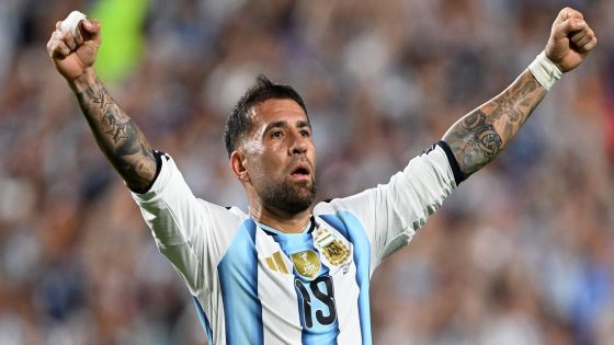 نيكولاس أوتامندي يعلن اعتزاله اللعب الدولي بعد 17 عاما مع منتخب الأرجنتين