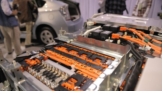 A sample showing the insides of a new lithium-ion battery is on display during Toyota Motors' new Prius Plug-in Hybrid vehicle press preview at the company's showcase, Mega Webb in Tokyo, on December 14, 2009. Toyota announced the introduction of the third-generation Prius Plug-in Hybrid into key markets, such as Japan, US and Europe for use by governments and businesses. AFP PHOTO / TOSHIFUMI KITAMURA (Photo by TOSHIFUMI KITAMURA / AFP)