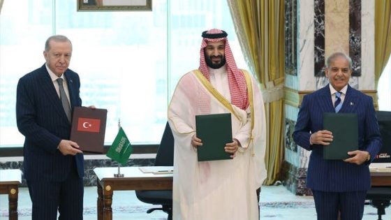 السعودية وتركيا وباكستان توقع اتفاقية دفاع مشترك لتعزيز التعاون الأمني وترسيخ الردع الجماعي