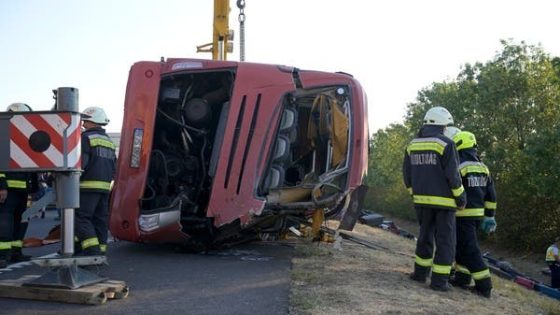 مصرع 12 شخصا وإصابة 10 آخرين في انقلاب حافلة بولندية بهنغاريا