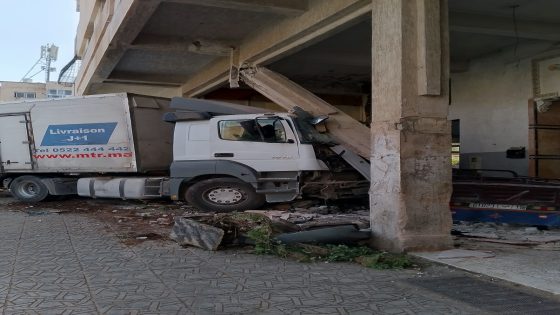 فاس: شاحنة “رموك” تقتحم مقهى وعمارة وتدهس سيارة في حادث سير مروع