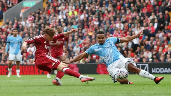 ليفربول يتعادل بصعوبة على ميدانه مع نوتنغهام فورست