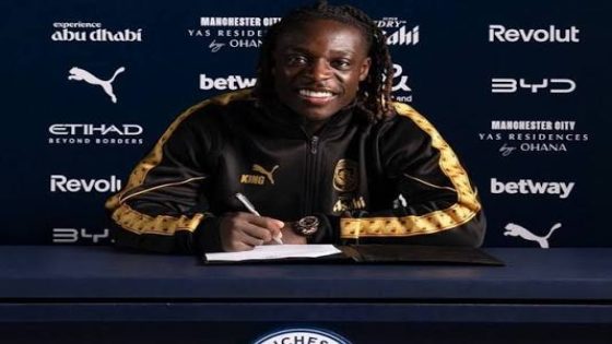البلجيكي دوكو يمدد عقده مع مانشستر سيتي حتى 2031