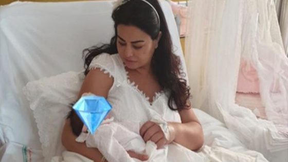 لطيفة رأفت تعايد نجلتها بمناسبة الذكرى السابعة لميلادها