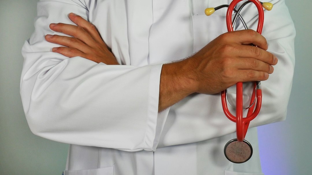 صورة تعبيرية لطبيب، لا توثق مؤتمر سدرة للطب