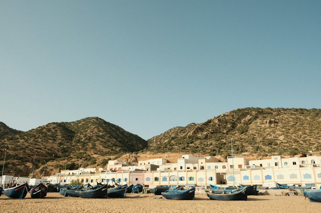 شاطئ تافضنا، صورة تعبيرية عن السياحة الساحلية بالمغرب