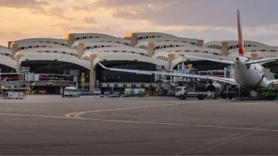 مطار الملك خالد بالرياض يدعو المسافرين للتحقق من رحلاتهم عقب هجوم للحوثيين
