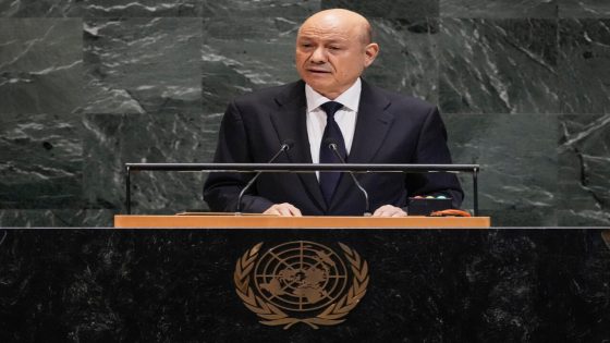 الرئيس اليمني يعلن إطلاق عملية عسكرية لاستعادة “ما تبقى من أراضي الجمهورية” من الحوثيين