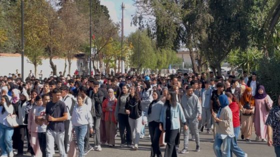 طلبة في وقفة احتجاجية بظهر المهراز بفاس، صورة أرشيفية من 2025