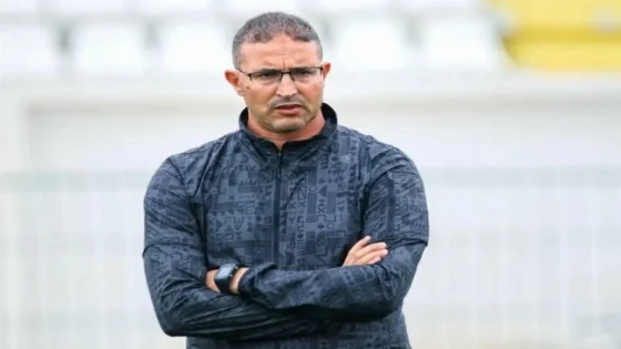 رسميا.. الرجاء الرياضي يعين عبد الكريم الجيناني مدربا مساعدا