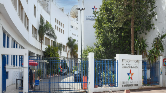 نقابة الإذاعة والتلفزيون تدق ناقوس الخطر وتطالب بحوار جدي لحماية حقوق المهنيين